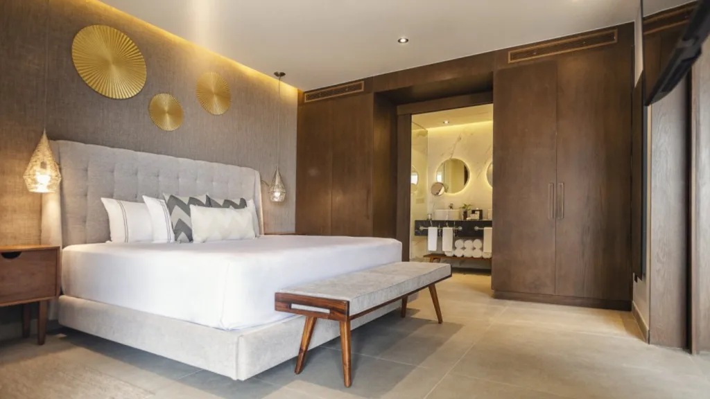 Fives Oceanfront - 2 Bedroom Cceanfront Residence