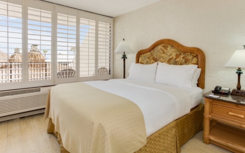 HolidayInnResortPanamaCityBeachGuestroom