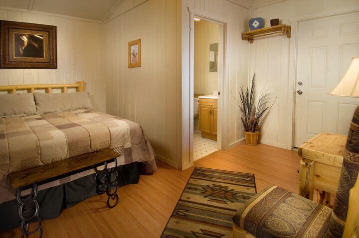 HualapaiRanchGuestroom