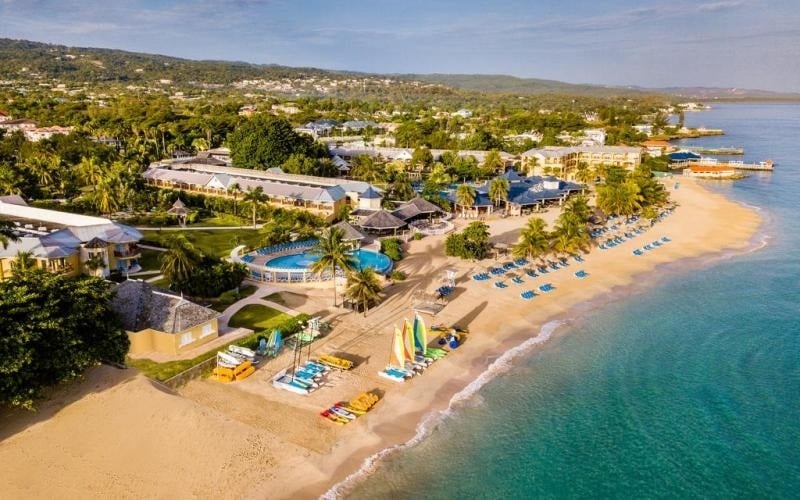 Flights From Canada to Jamaica 2020/2021 | TravelPlanners