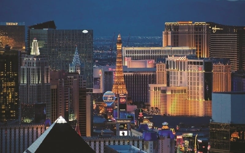 Bright Lights of Vegas & LA | Twin Holiday 2020/2021