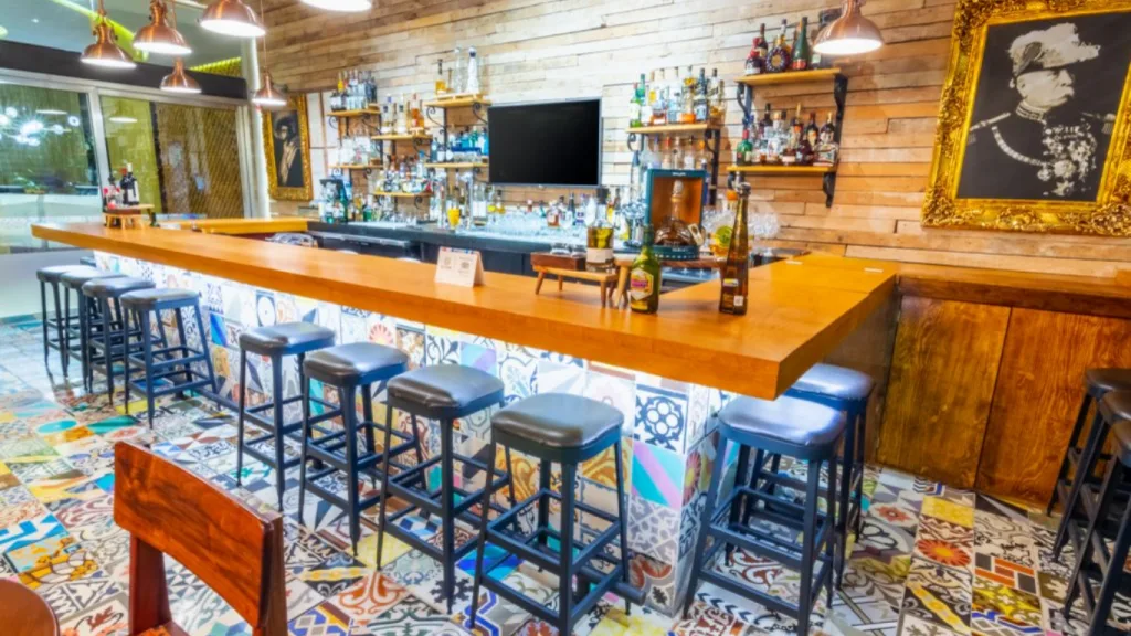 The Fives Downtown Hotel & Residences Bar