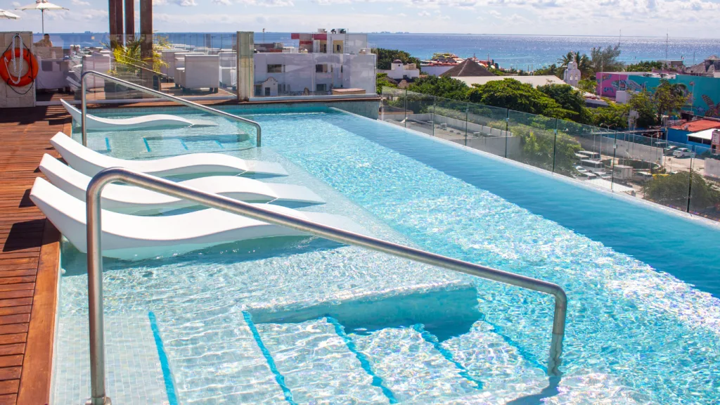 The Fives Downtown Hotel & Residences Rooftop Pool