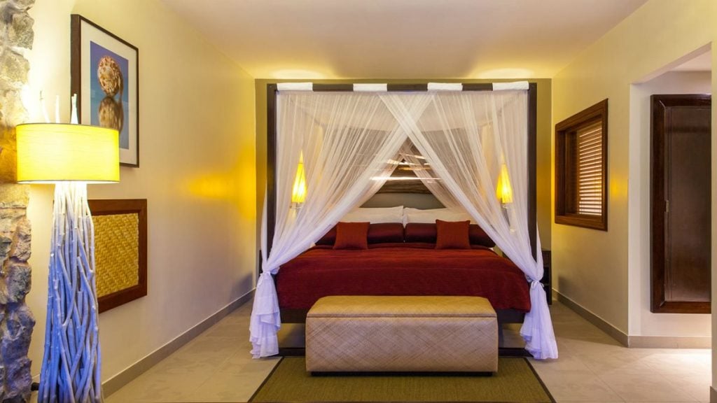 Kempinski Seychelles Resort Baie Lazare Hillview Suite Bed
