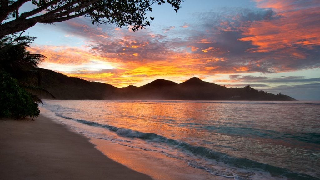 Kempinski Seychelles Resort Baie Lazare Sunset Beach