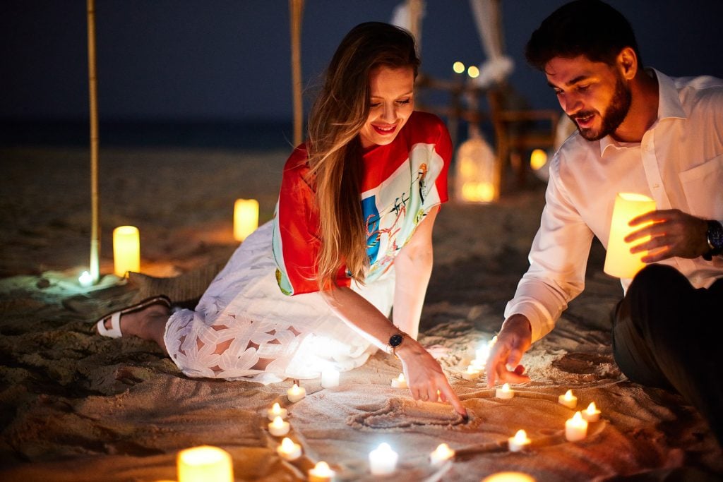 Qatar Beach Club Couple Romantic