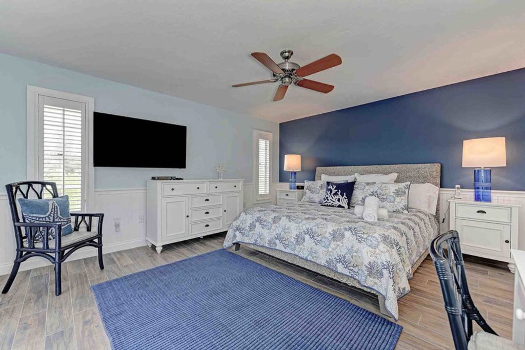 Anna Maria Island 3 Bedroom Surrounded by Sea Breezes Bedroom