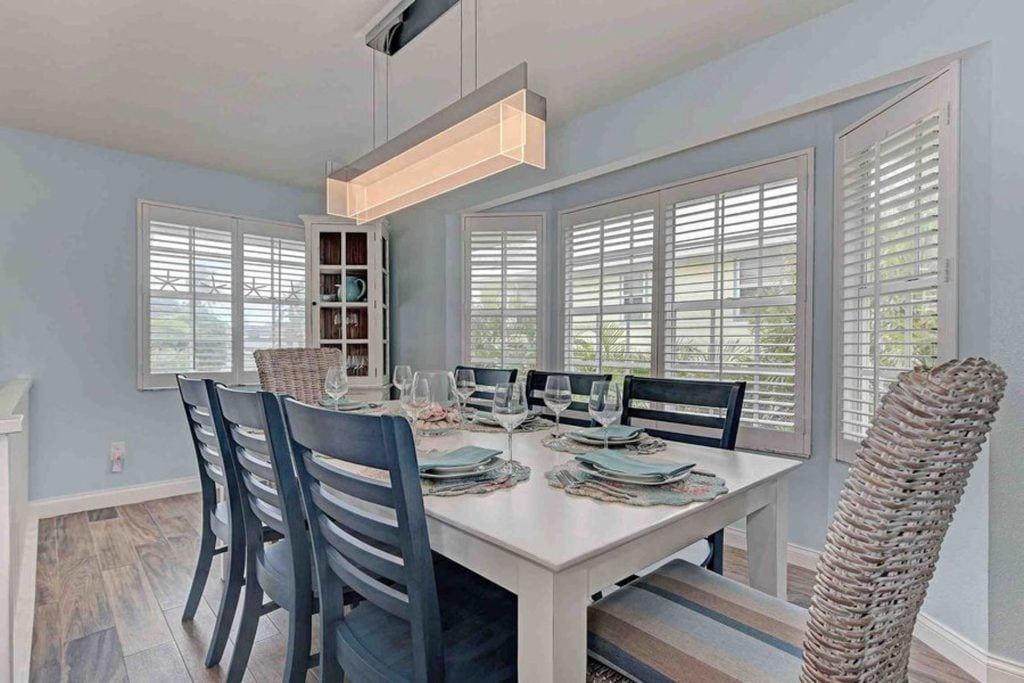 Anna Maria Island 3 Bedroom Surrounded by Sea Breezes Dining