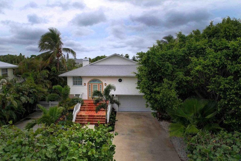 Anna Maria Island 3 Bedroom Surrounded by Sea Breezes Exterior 2