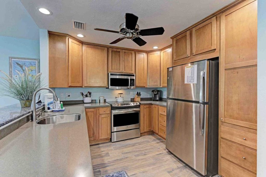 Anna Maria Island 3 Bedroom Surrounded by Sea Breezes Kitchen 2