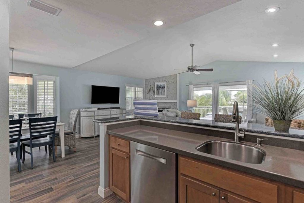 Anna Maria Island 3 Bedroom Surrounded by Sea Breezes Kitchen 3
