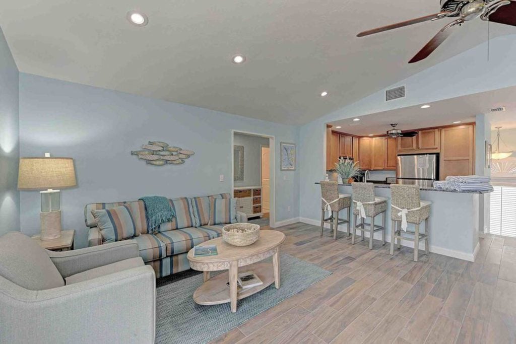 Anna Maria Island 3 Bedroom Surrounded by Sea Breezes Lounge 2