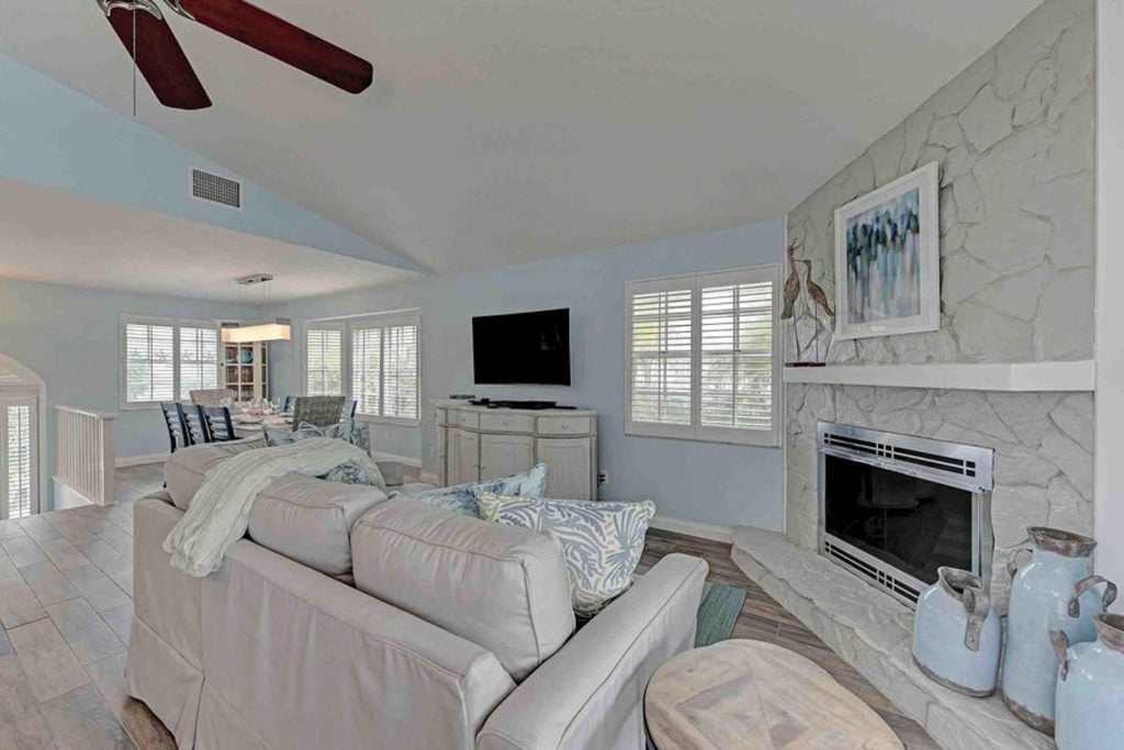 Anna Maria Island 3 Bedroom Surrounded by Sea Breezes Lounge 3