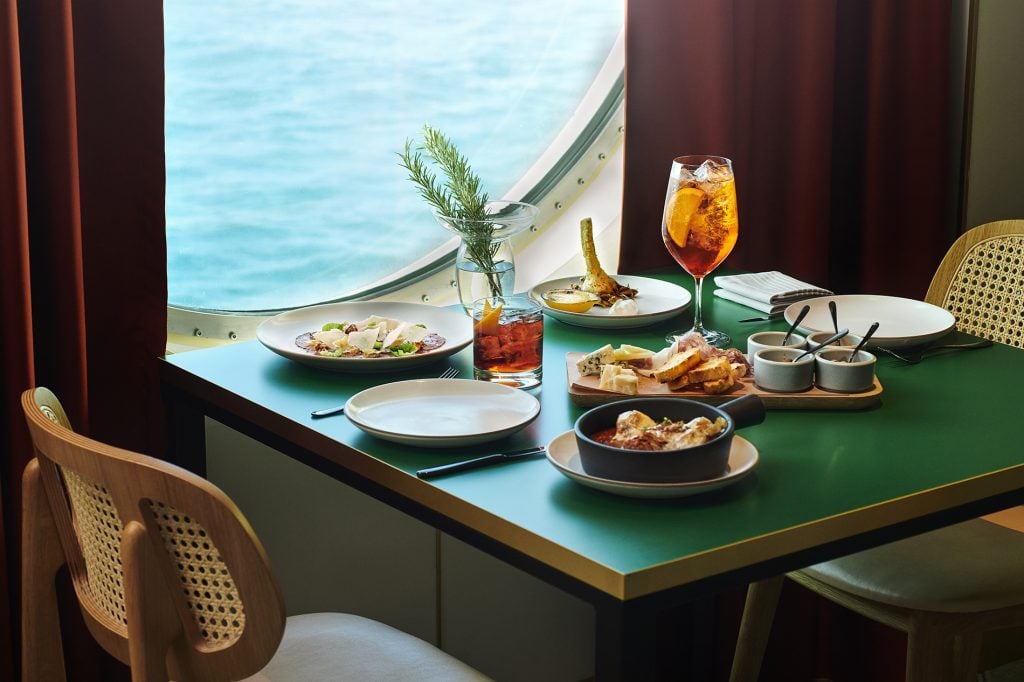 A table with appetizers, food, and drinks at Extra Virgin. 
UK Photoshoot / Atlantis
Shoot Dates: Sept 27-30, 2021
Usage: Full Buyout
Goal: Food & Beverages
Deliverables: images, gifs, and videos  TEAM
Photographer: Scott Grummett
https://www.scottgrummett.com
Agent: Terri Manduca
Food Stylist / AD: Elisa Merlo  CD: Christian Schrader
Art Buyer / Producer: Kathy Boos