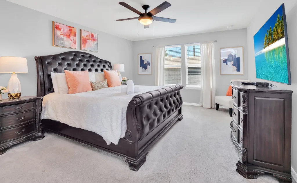 Windsor Island - Enchanted Getaway Townhome Bedroom