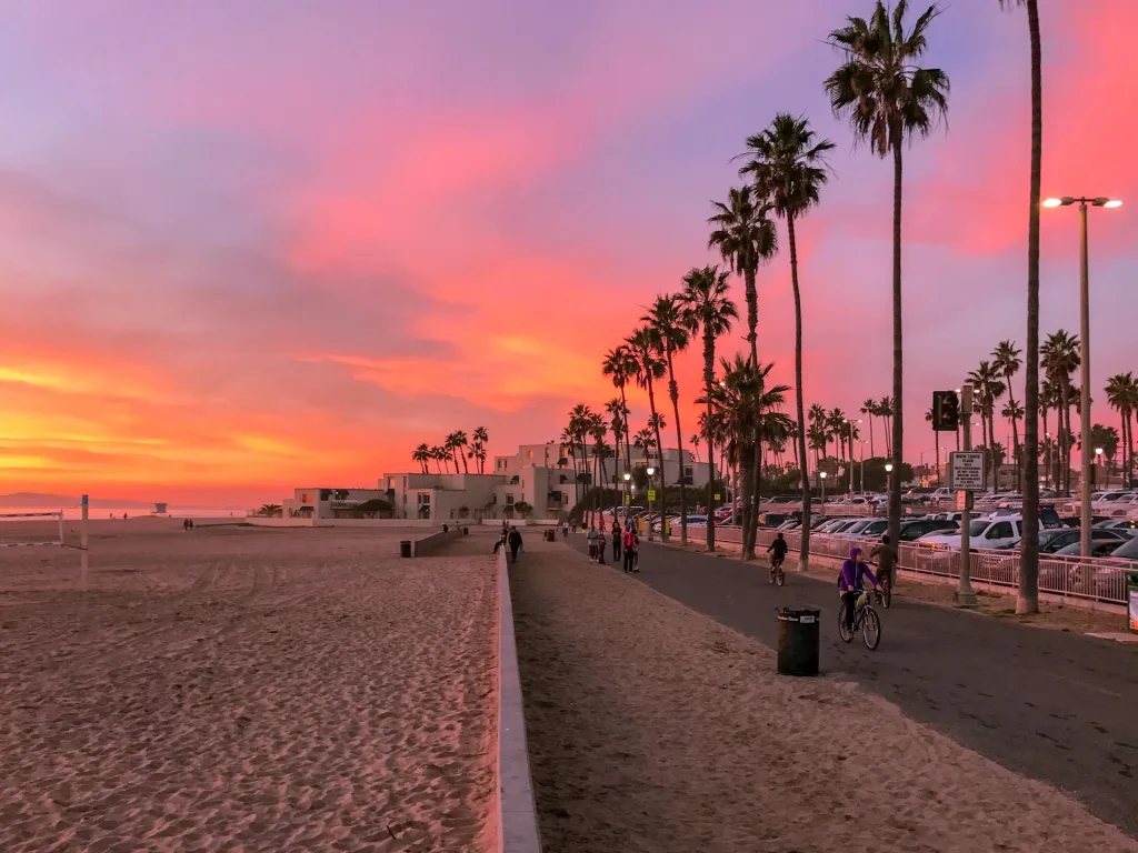 Huntinng City Beach Dusk