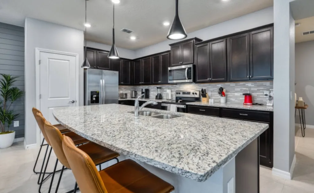 Windsor Island Townhome - 5 Bedroom Kitchen
