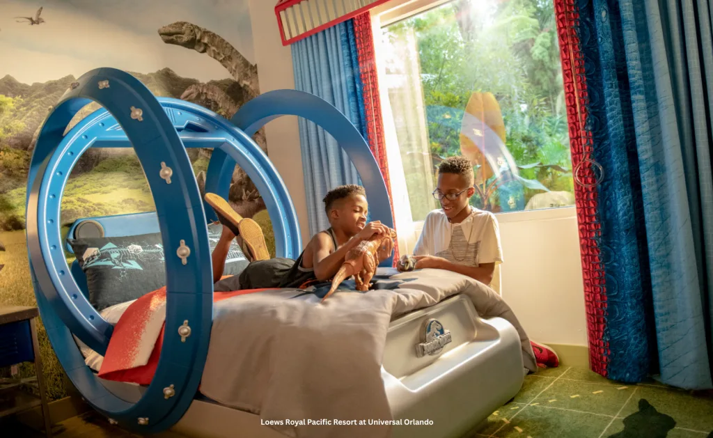 Loews Royal Pacific Resort at Universal Orlando - Bedroom