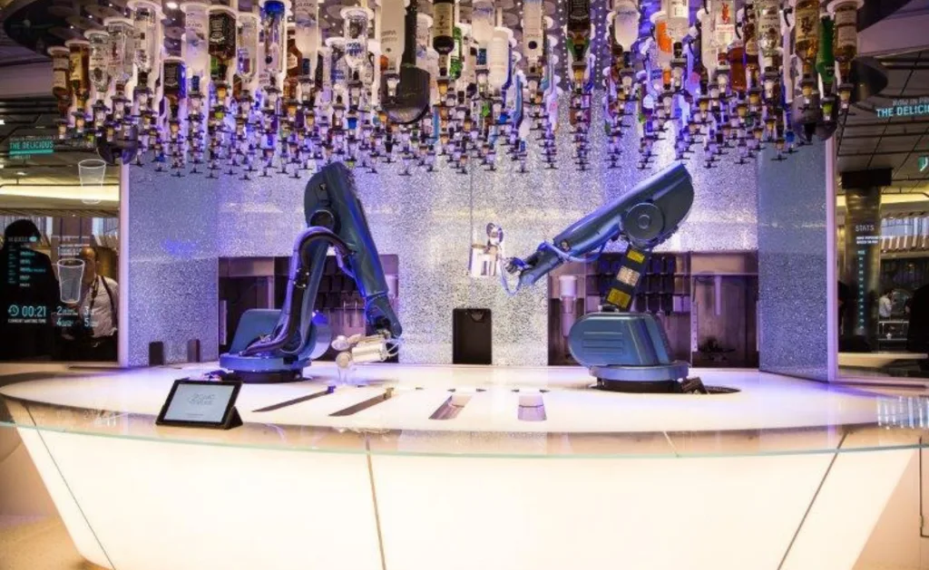 Symphony of the Seas - Bionic Bar