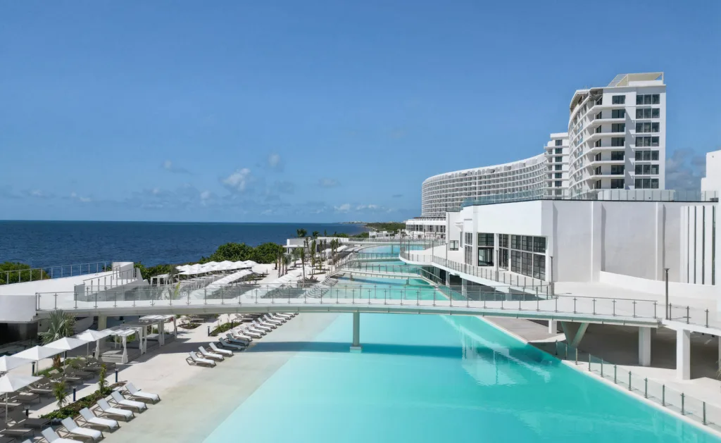 AVA Resort Cancun - Hotel and Bay View