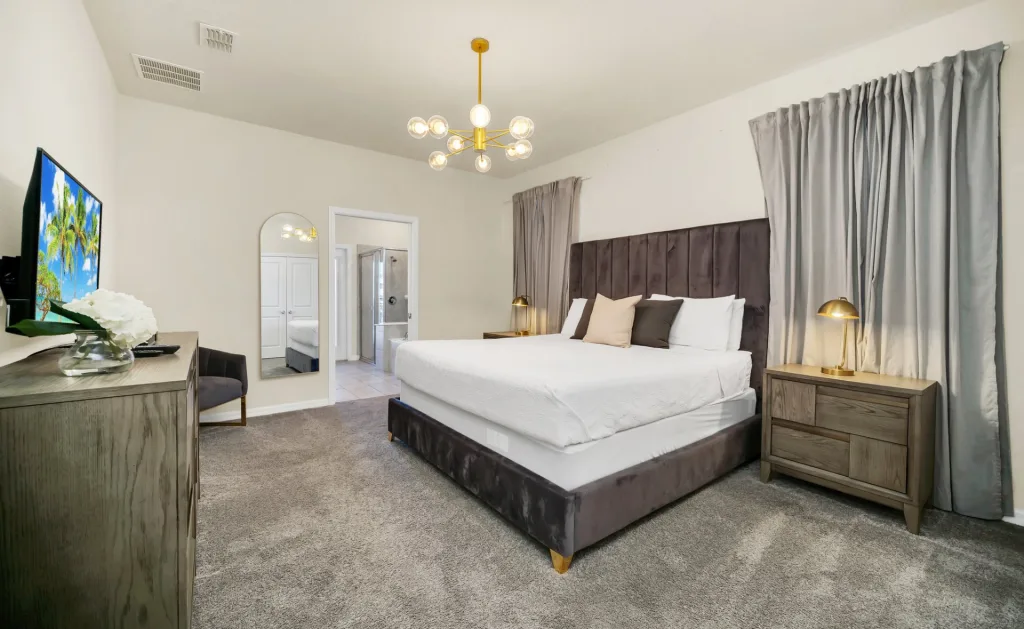 Windsor Island - Enchanted Haven Villa Main Bedroom