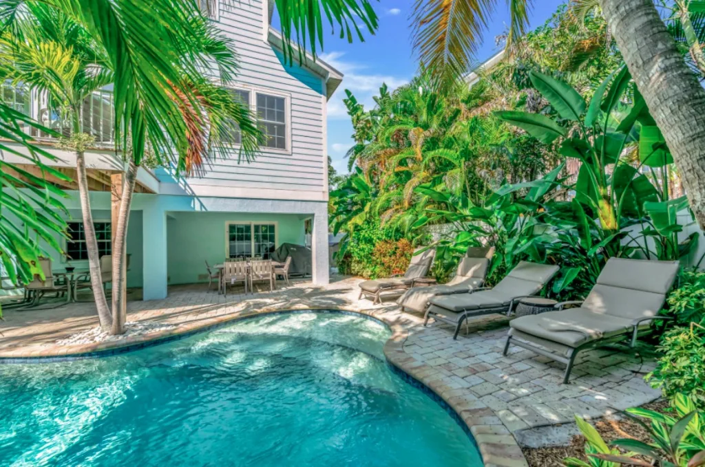 Holmes Beach - Pool
