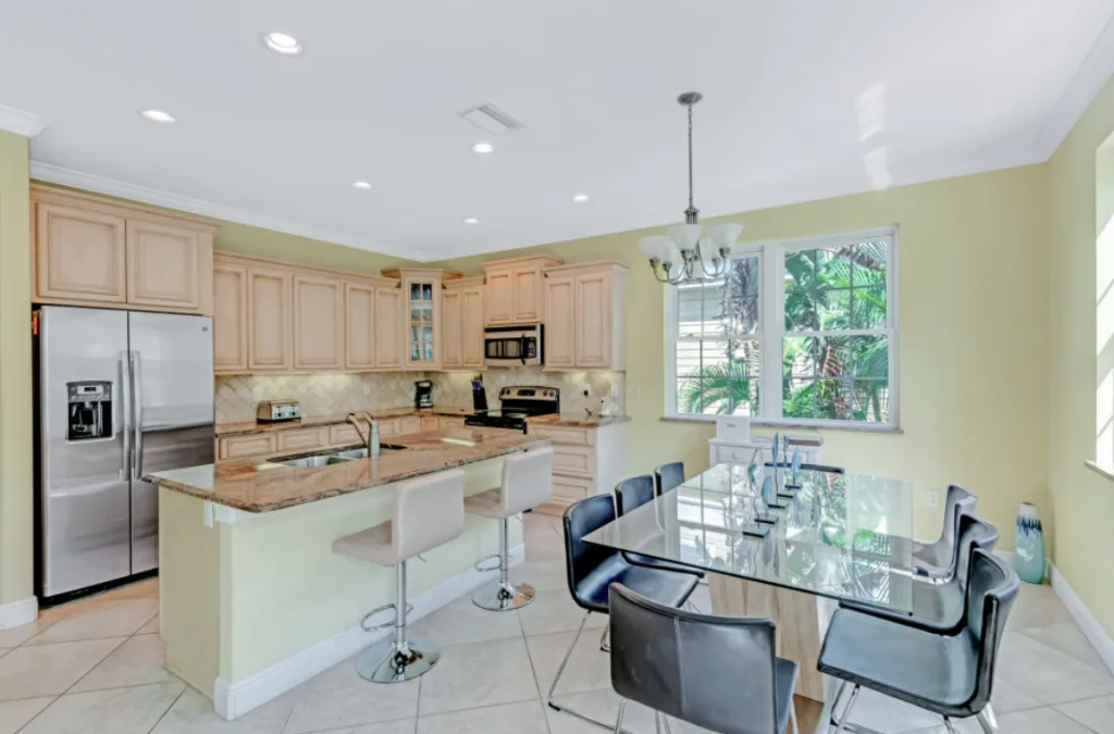 Holmes Beach - kitchen