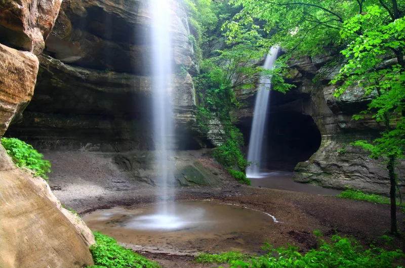 Illinois Starved Rock Waterfall